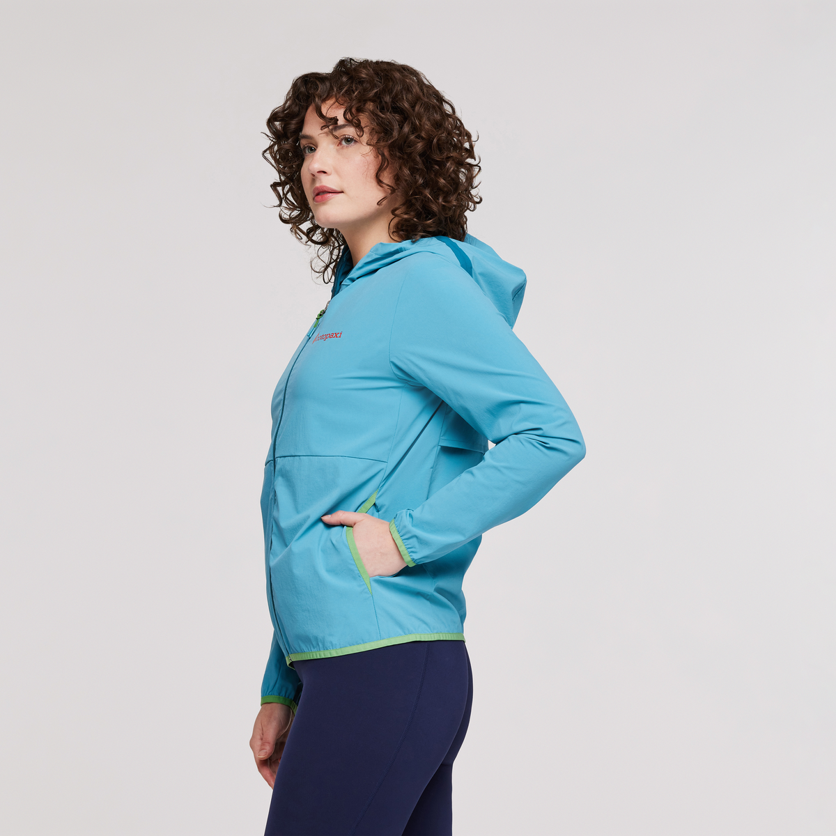 Vuelta Performance Windbreaker Jacket Women's - Image 24